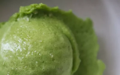 Veganes Eis mit Matcha