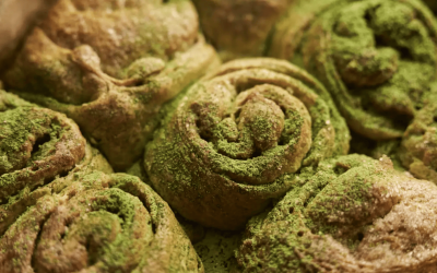 Vegane, Hefe-Zimtschnecken mit Matcha